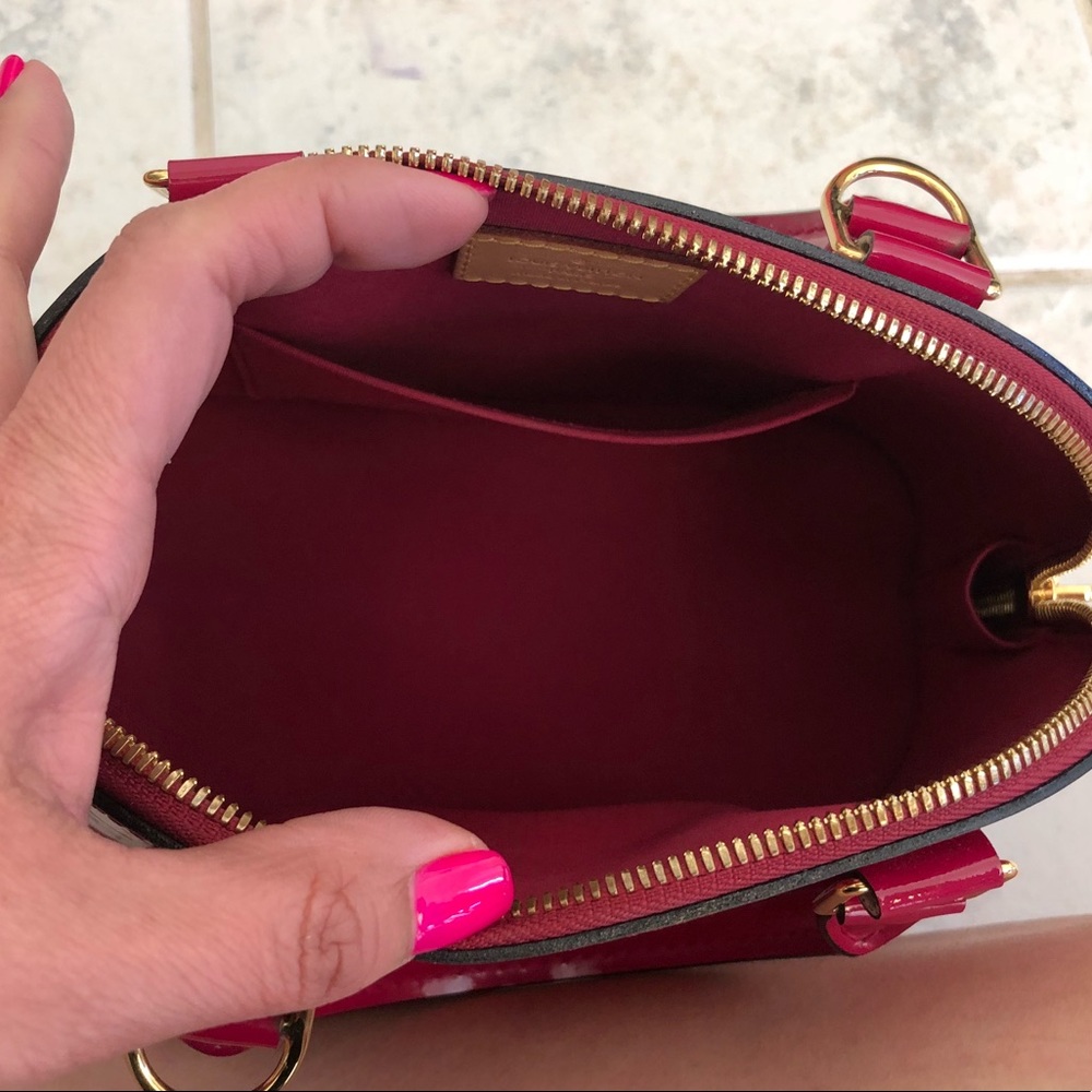 Sold Authentic Louis Vuitton, alma B.B. pink - Picture 3 of 5
